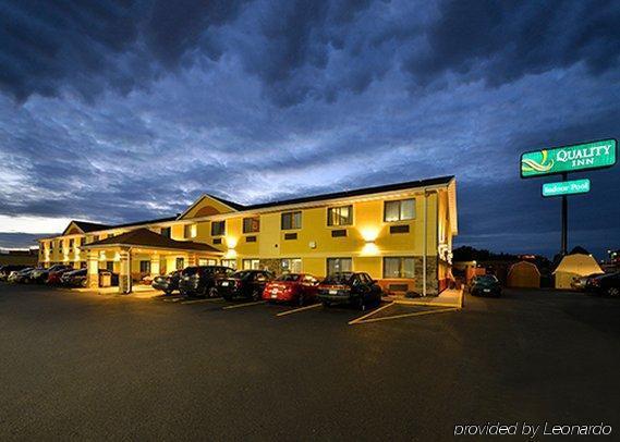 Quality Inn Coralville - Iowa River Landing Exterior photo